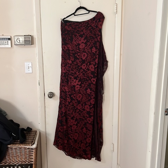 BadgkeyMishka one shoulder burgundy evening maxi dress with floral pattern. - Picture 7 of 11